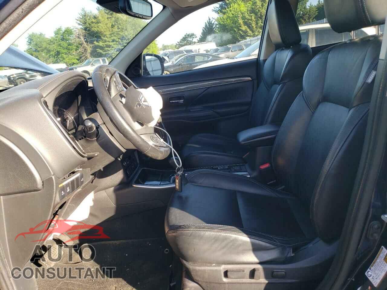 MITSUBISHI OUTLANDER 2020 - JA4AD3A33LZ042935
