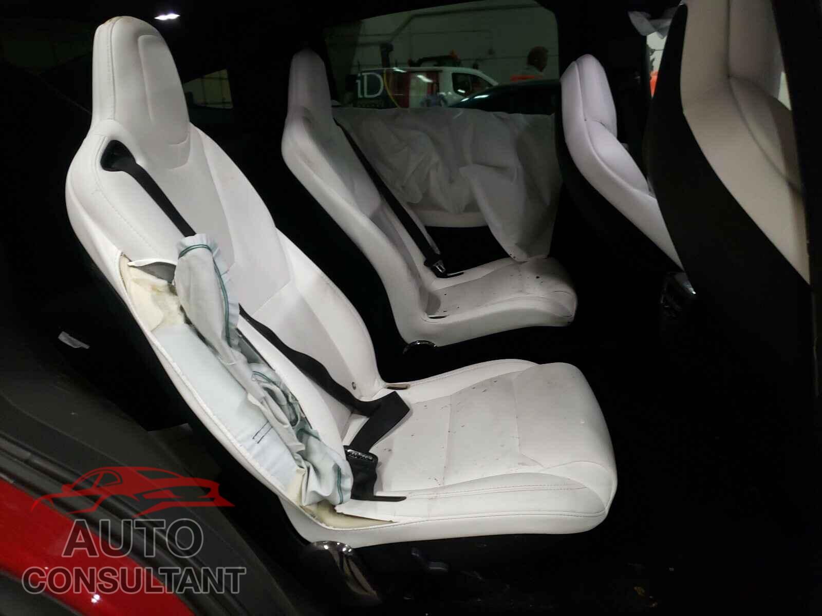 TESLA MODEL X 2018 - 5YJXCBE21JF112837