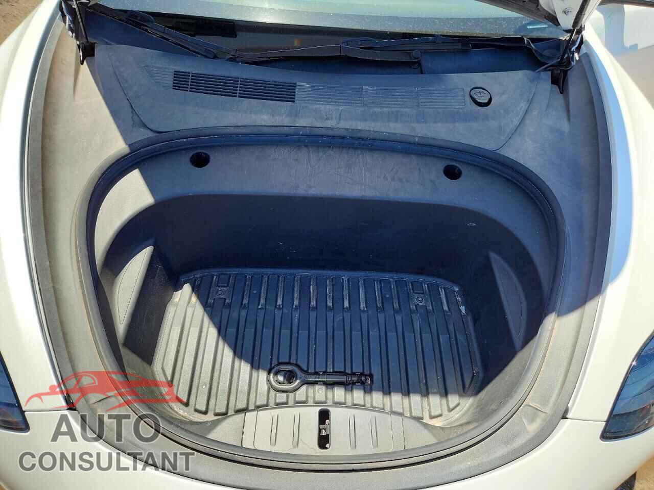 TESLA MODEL 3 2023 - 5YJ3E1EA6PF552040
