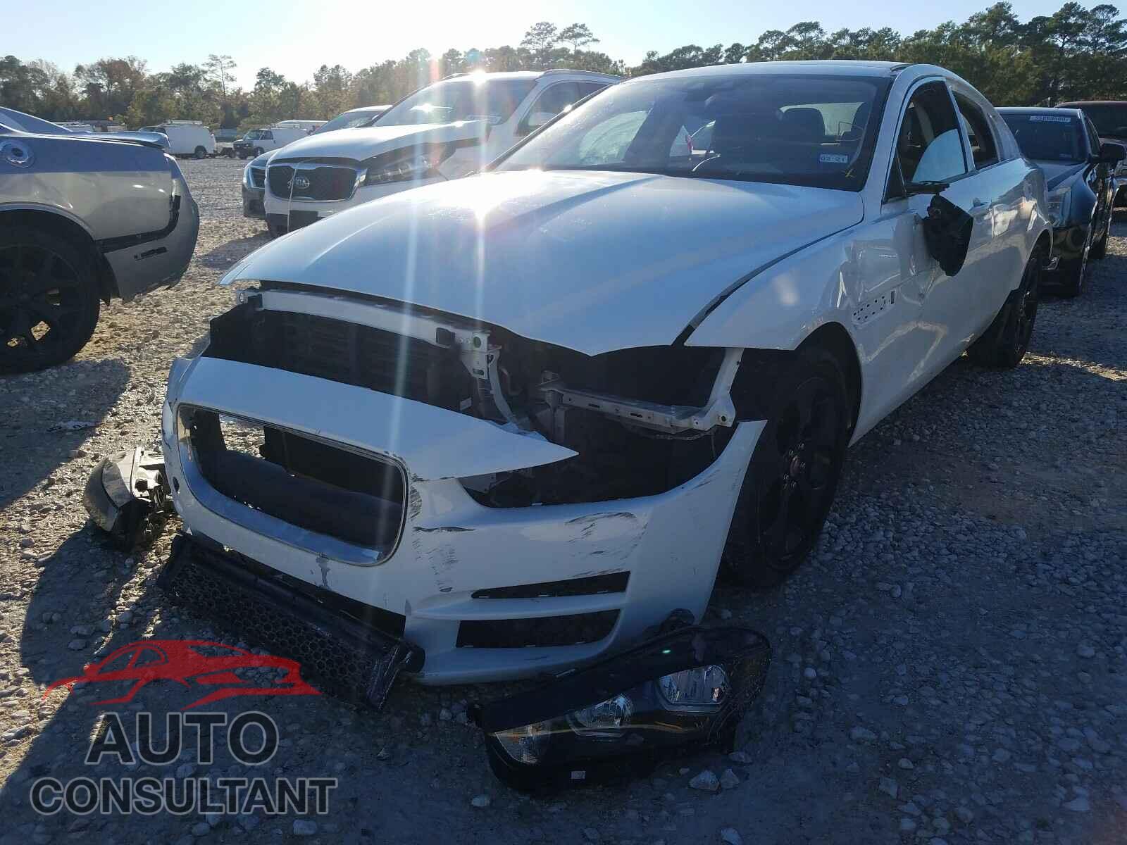 JAGUAR XE 2017 - SAJAR4BG3HA977314