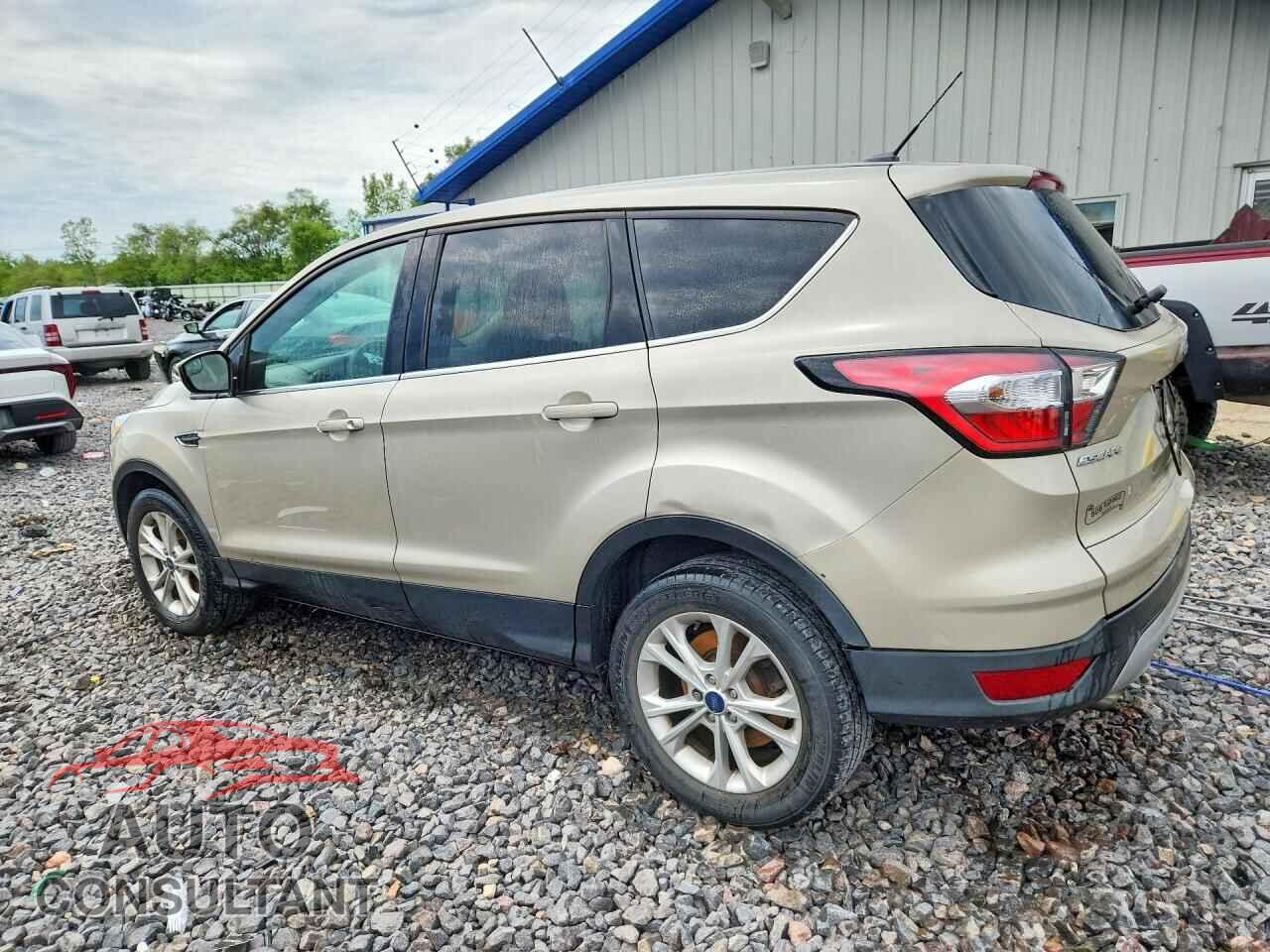 FORD ESCAPE 2017 - 1FMCU0GD0HUD09171