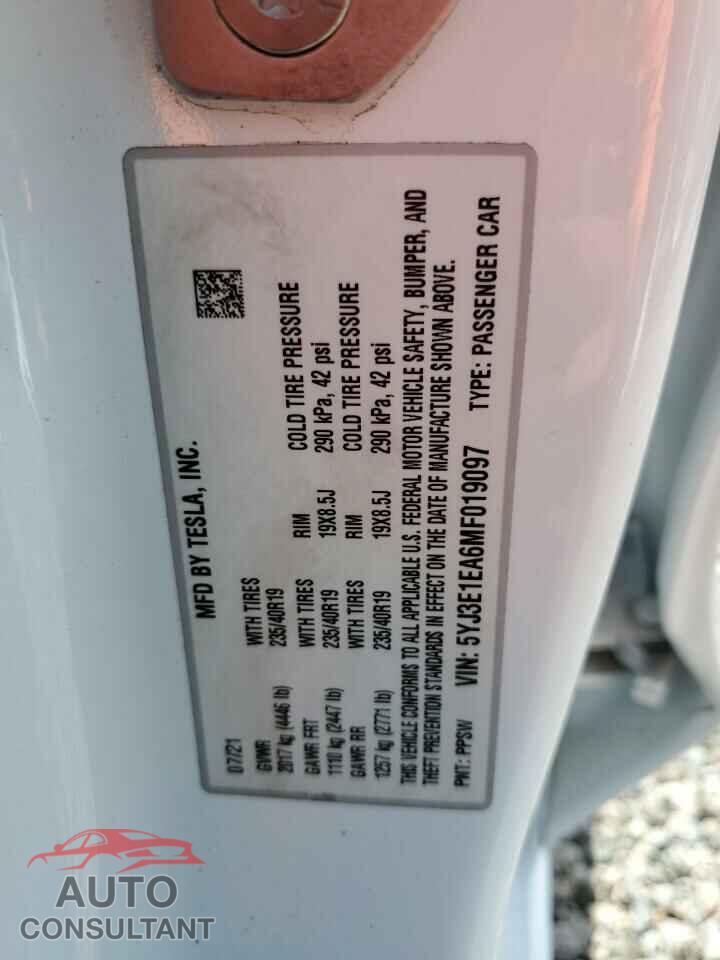 TESLA MODEL 3 2021 - 5YJ3E1EA6MF019097