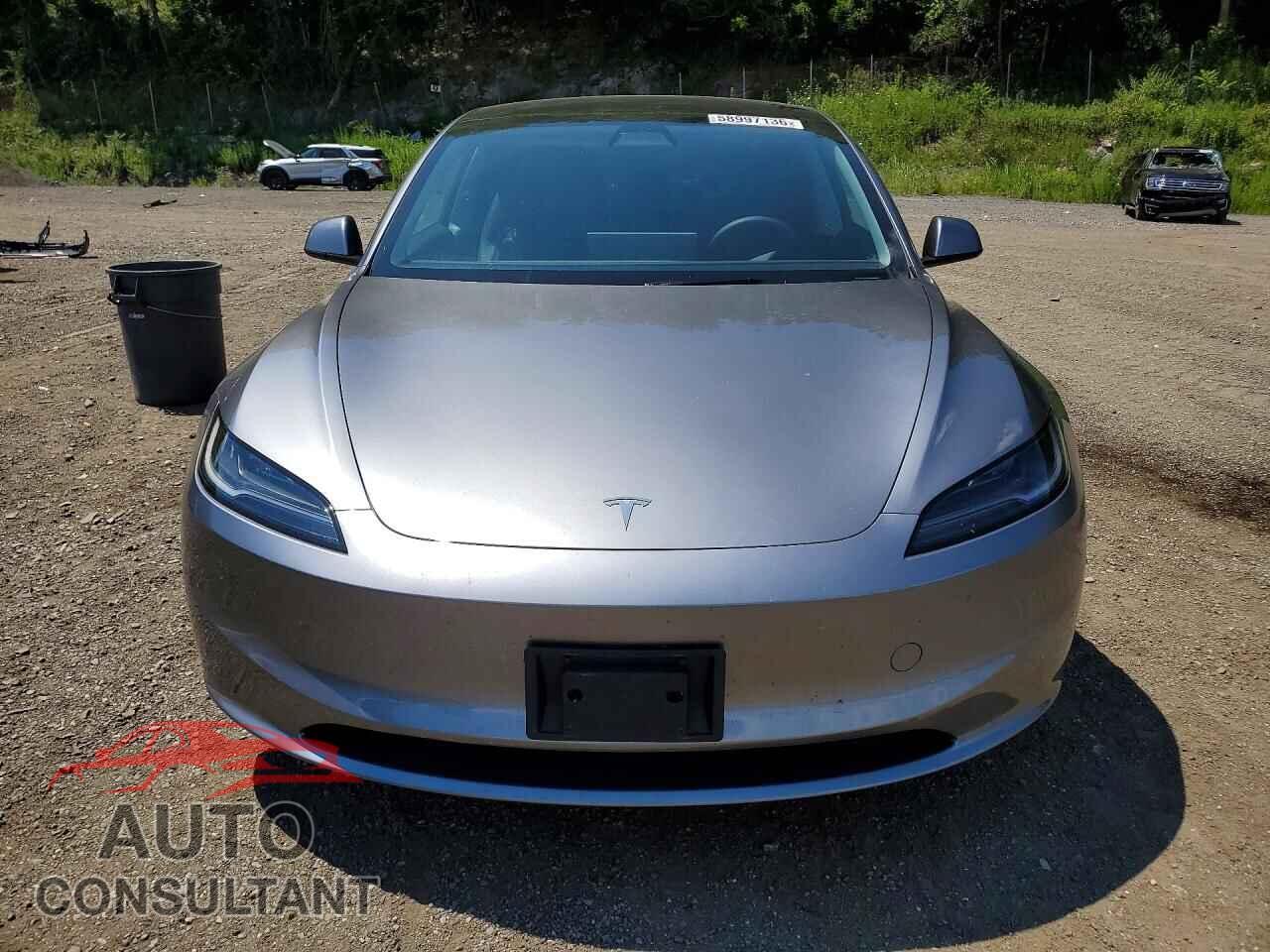 TESLA MODEL 3 2025 - 5YJ3E1EA8SF017610
