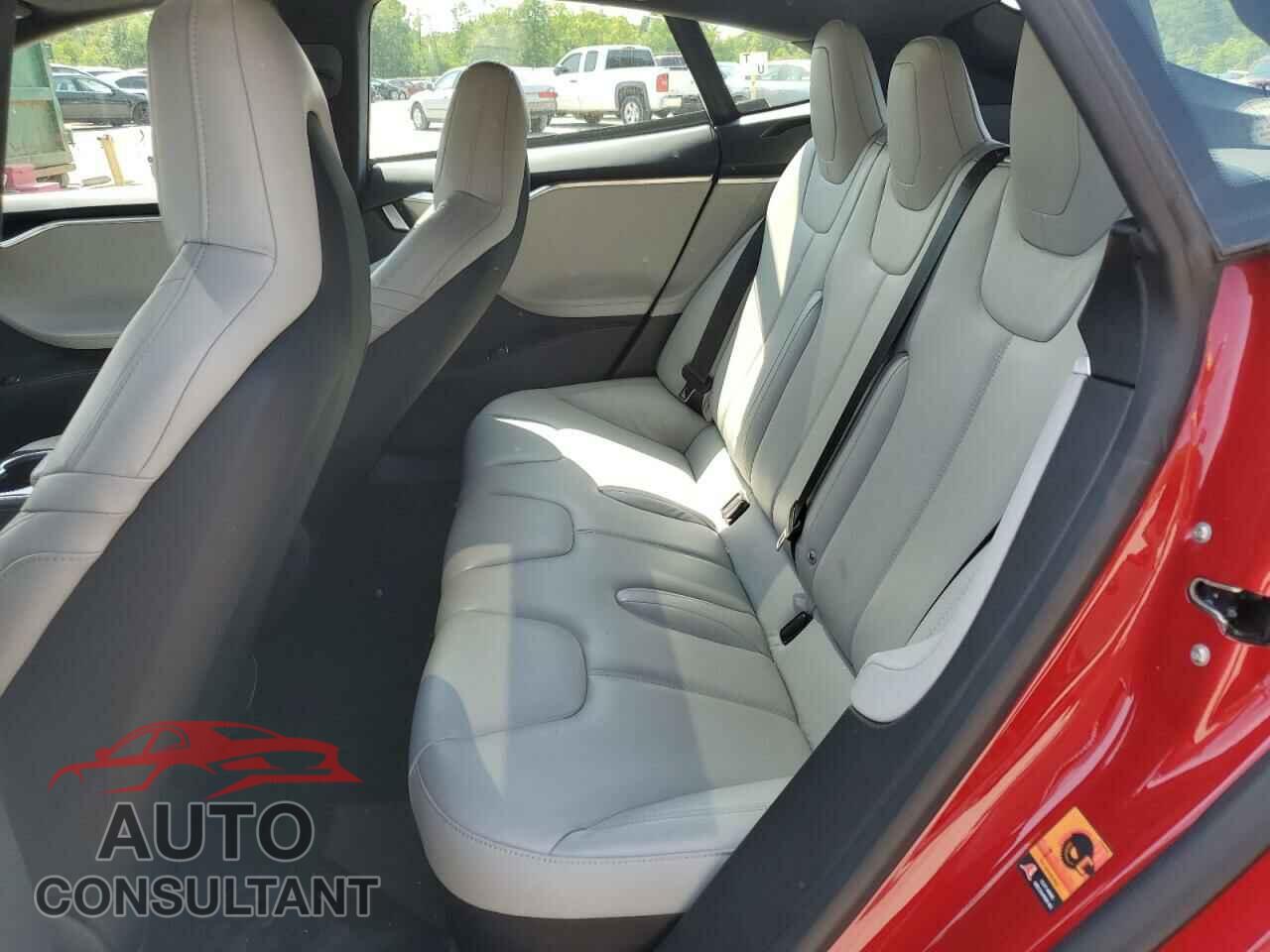 TESLA MODEL S 2015 - 5YJSA1H28FF100410