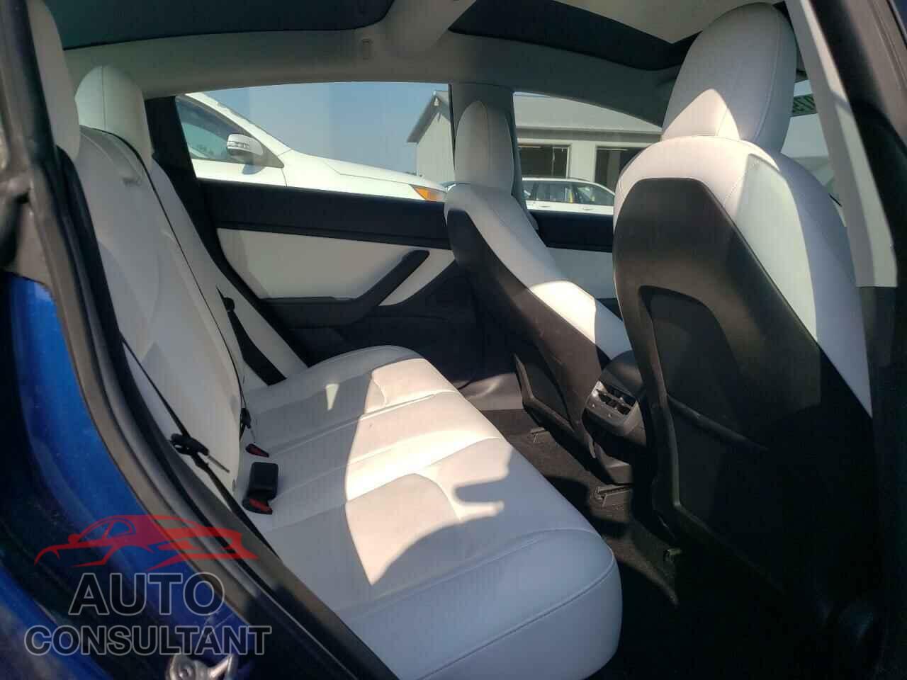 TESLA MODEL 3 2019 - 5YJ3E1EB1KF390979