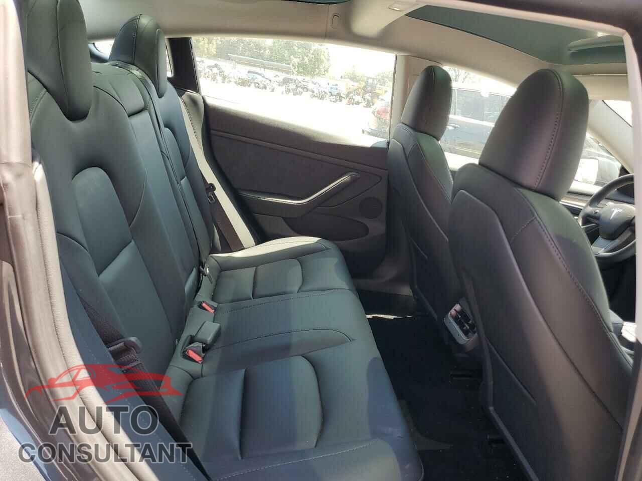 TESLA MODEL 3 2023 - 5YJ3E1EA5PF659628