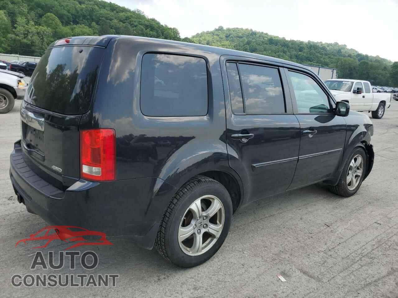 HONDA PILOT 2015 - 5FNYF4H75FB024590