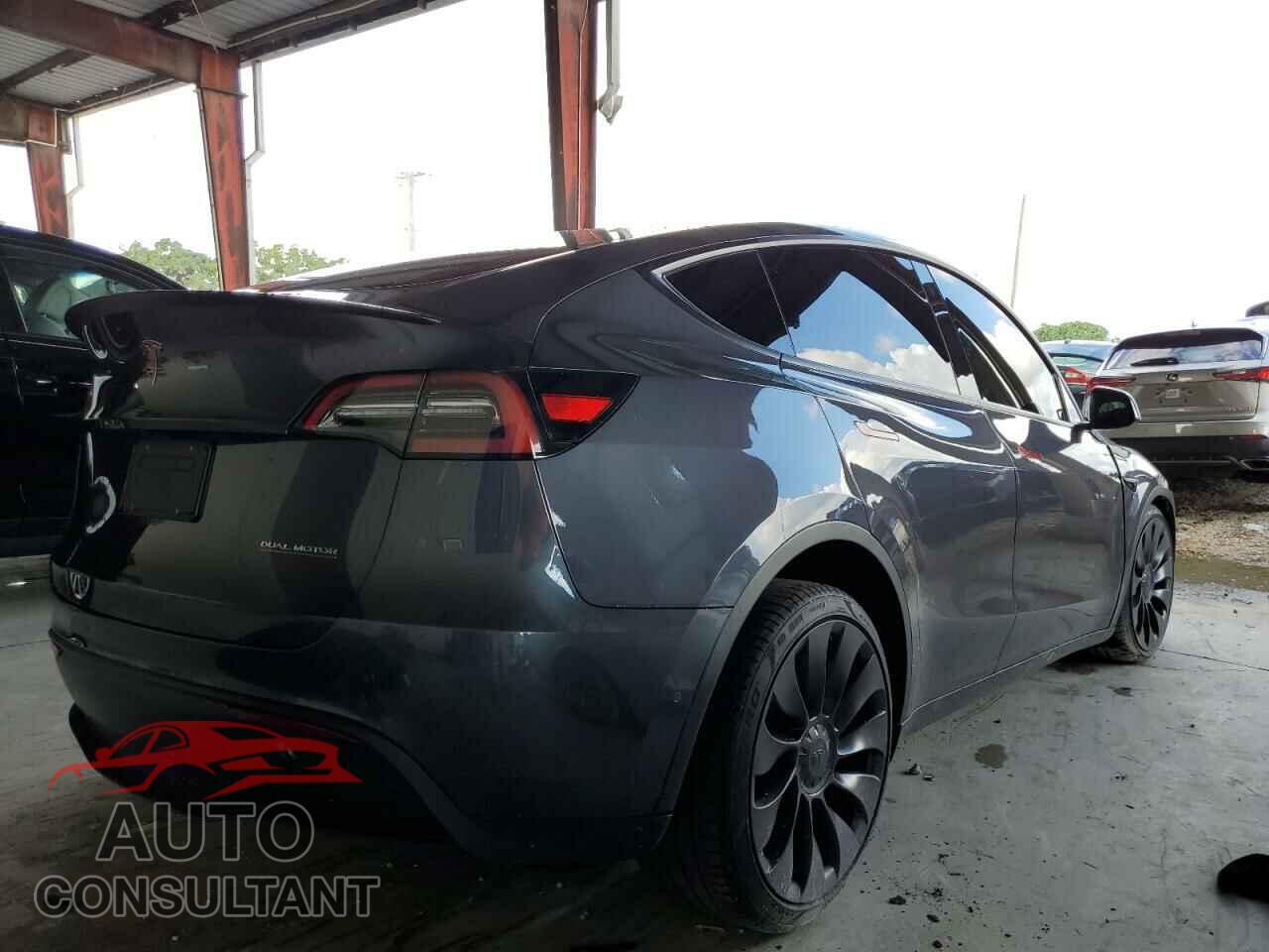 TESLA MODEL Y 2021 - 5YJYGDEF2MF194637