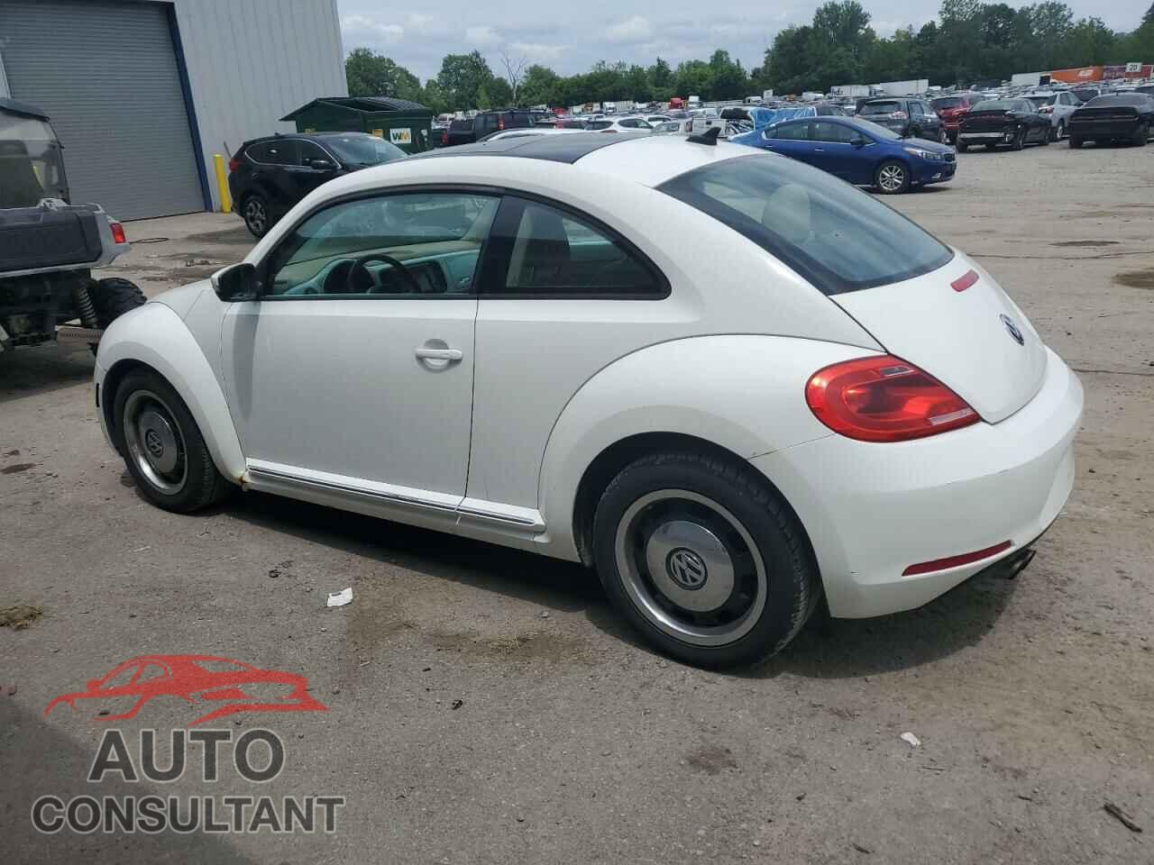VOLKSWAGEN BEETLE 2013 - 3VWJP7AT4DM652914