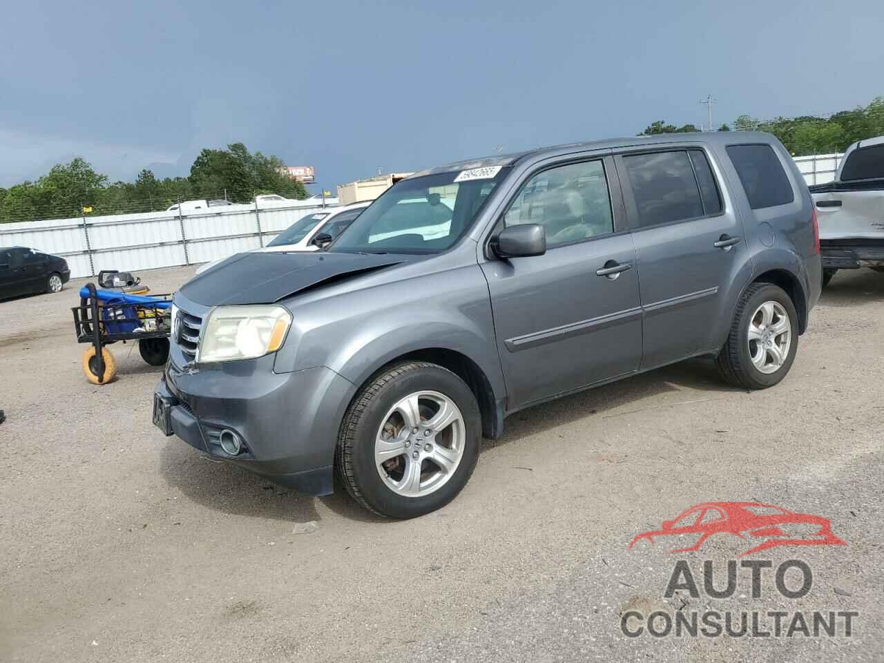 HONDA PILOT 2013 - 5FNYF4H50DB017543