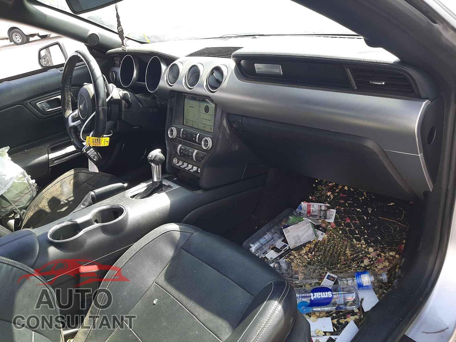 FORD MUSTANG 2019 - 1FATP8UH9K5104733