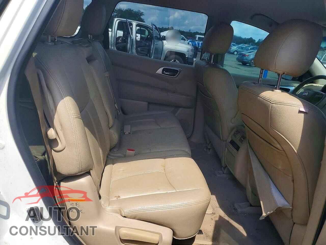 NISSAN PATHFINDER 2015 - 5N1AR2MN9FC701599