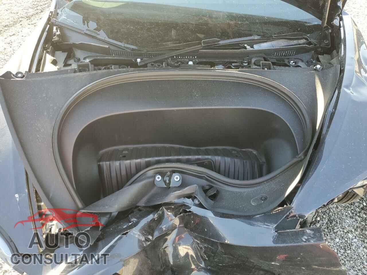 TESLA MODEL 3 2025 - 5YJ3E1EA2SF921422