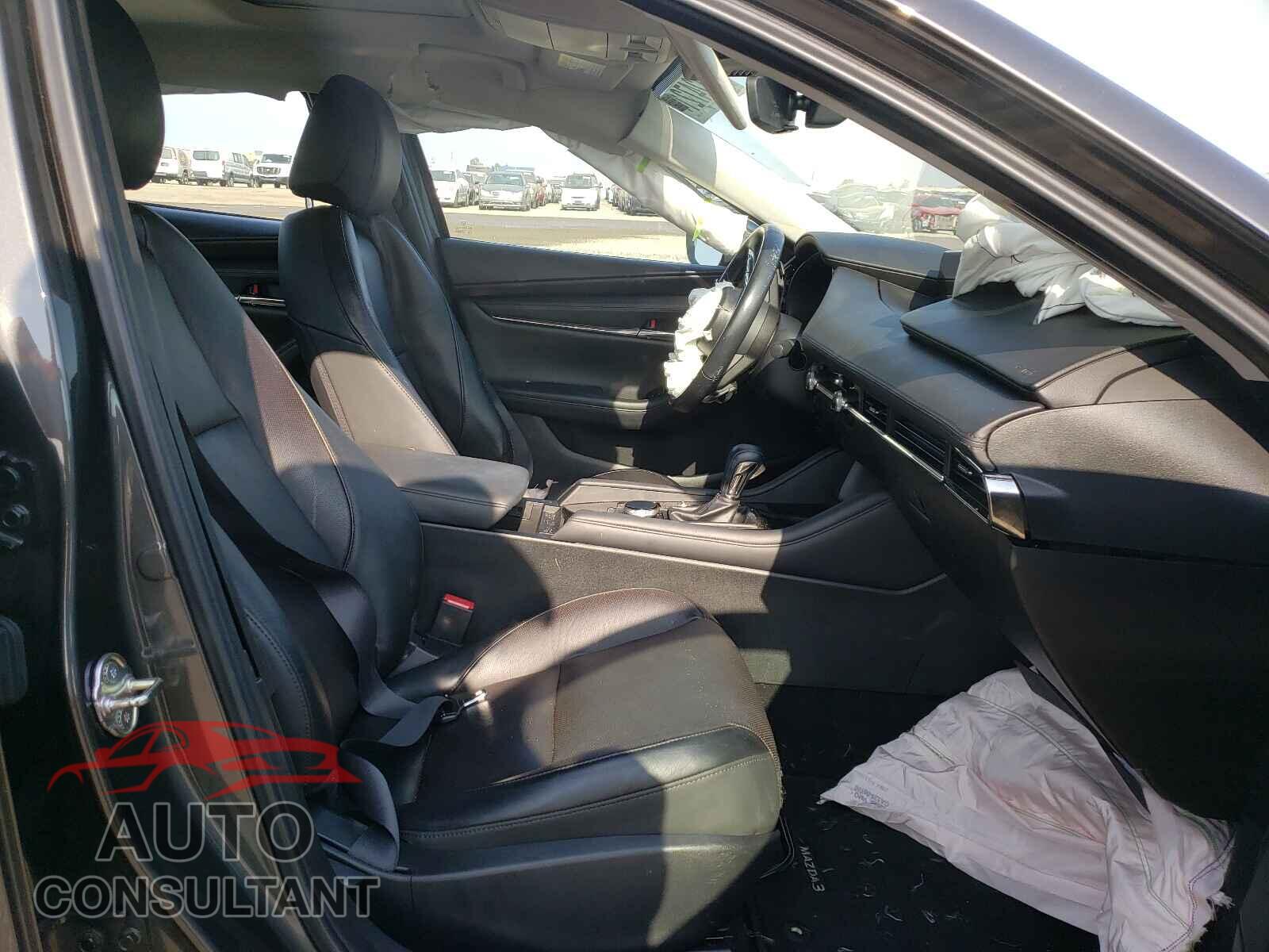 MAZDA 3 2019 - 3MZBPAEM5KM102705
