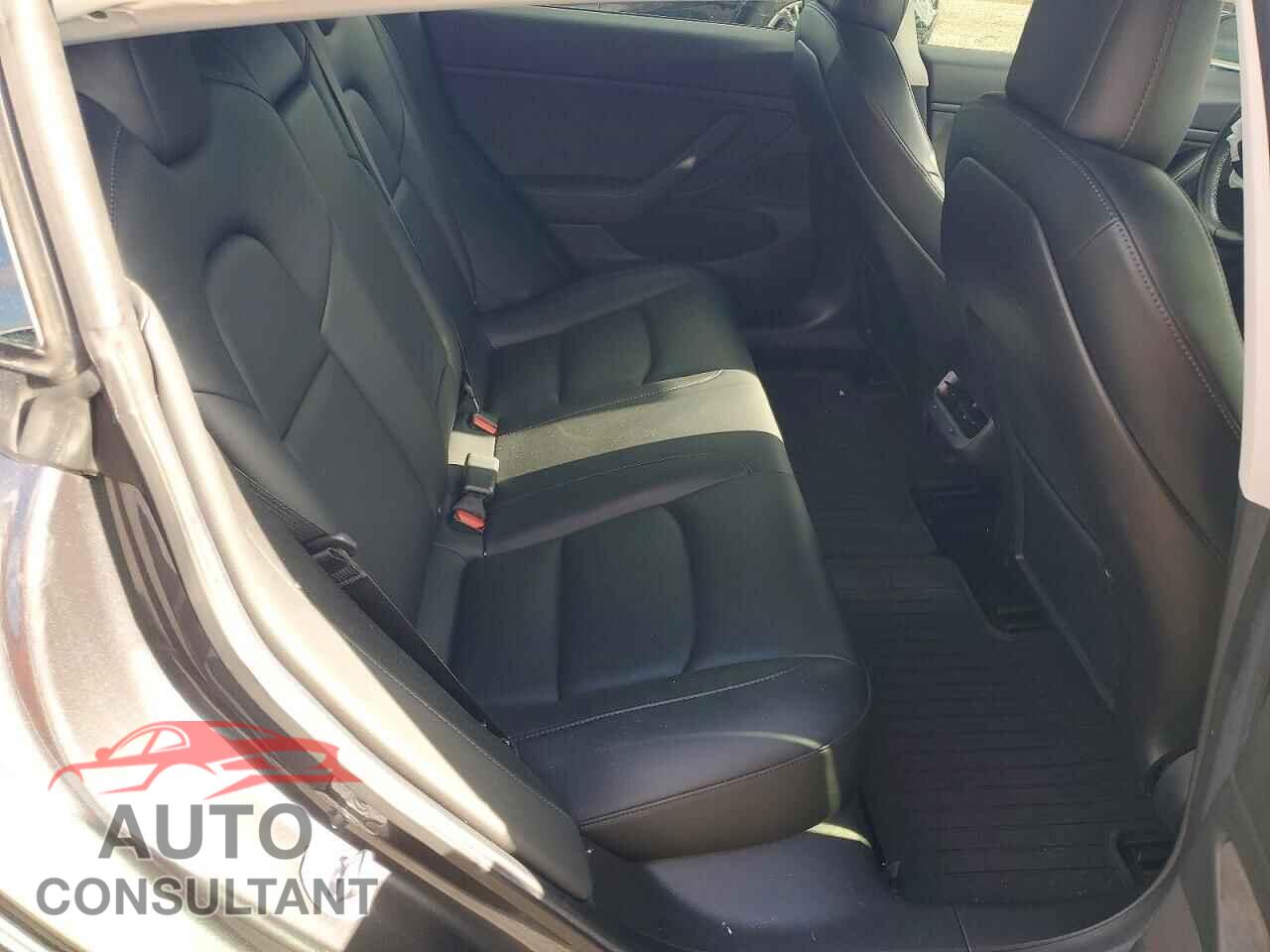 TESLA MODEL 3 2019 - 5YJ3E1EB3KF413470