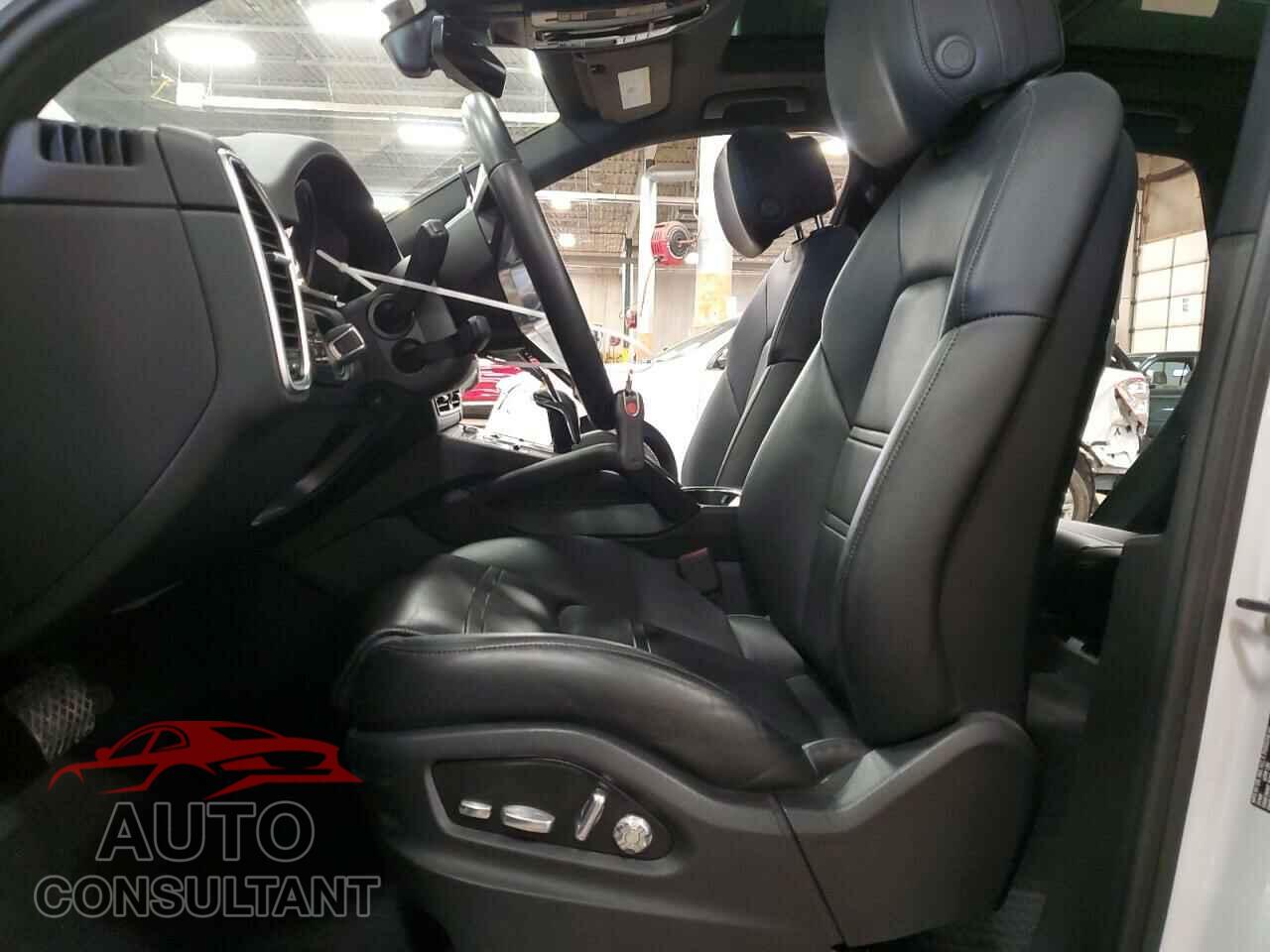 PORSCHE CAYENNE 2020 - WP1AA2AY7LDA02809