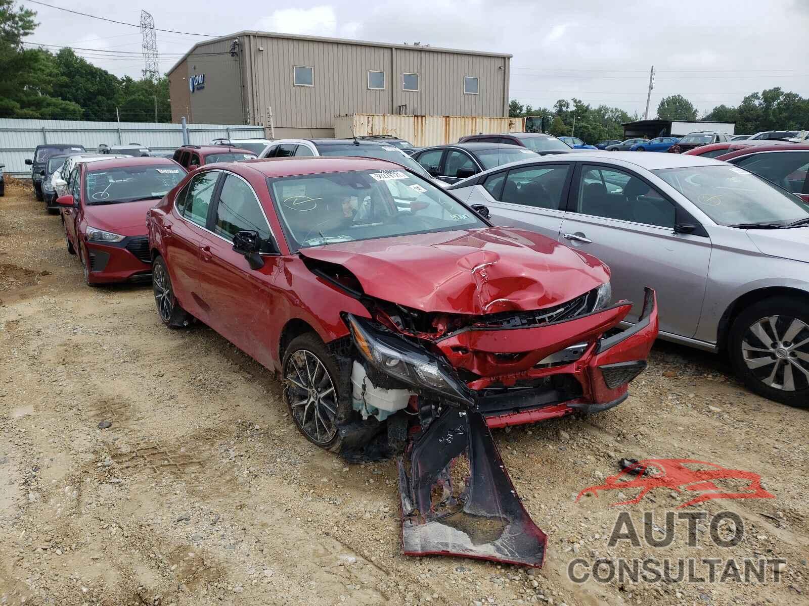 TOYOTA CAMRY 2021 - 4T1G11AK4MU410702