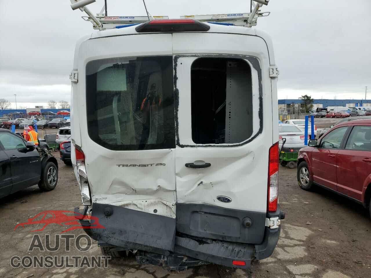 FORD TRANSIT 2019 - 1FTYR2CM1KKA62341