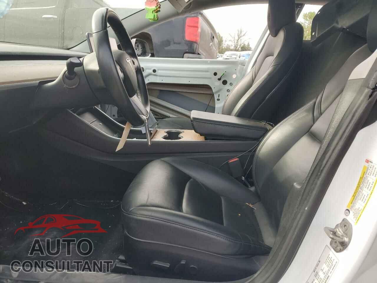 TESLA MODEL 3 2019 - 5YJ3E1EA2KF300262