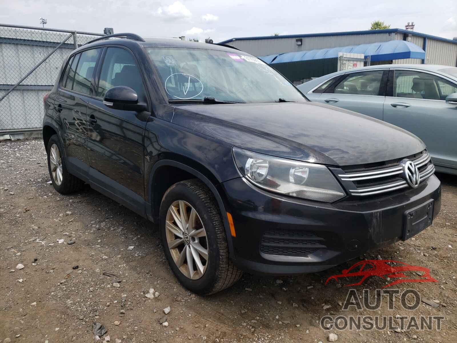 VOLKSWAGEN TIGUAN 2017 - WVGBV7AX6HK044983