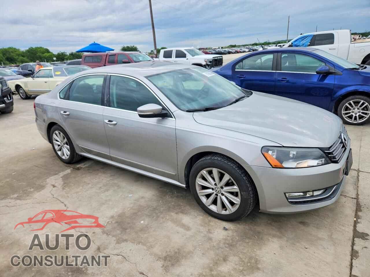 VOLKSWAGEN PASSAT 2013 - 1VWCH7A37DC029083