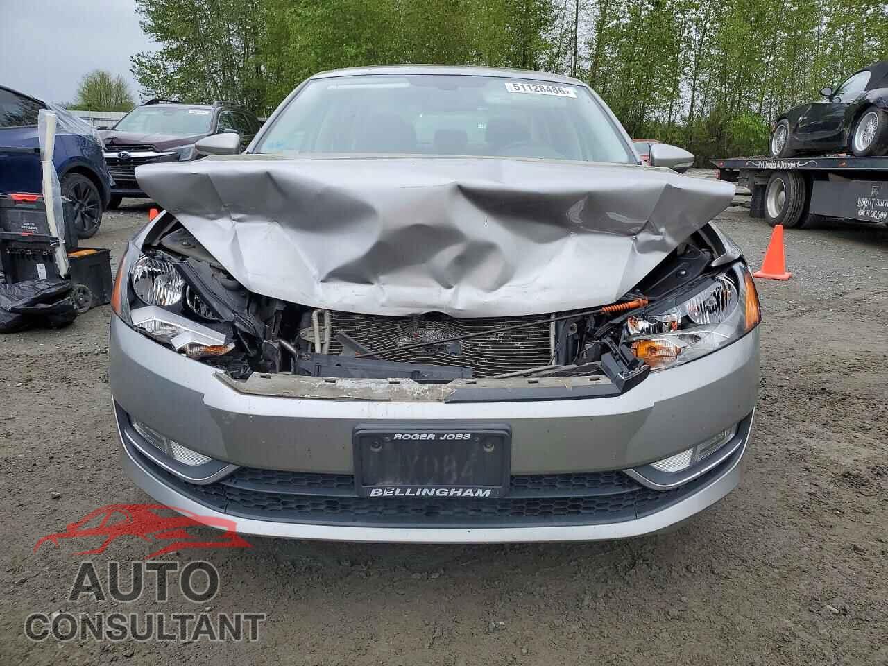 VOLKSWAGEN PASSAT 2012 - 1VWCP7A35CC093415