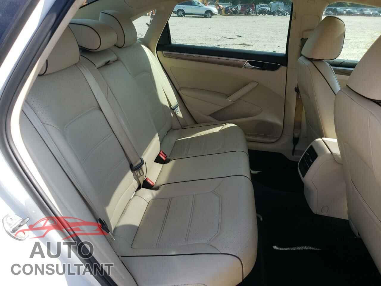 VOLKSWAGEN PASSAT 2017 - 1VWBT7A31HC040161