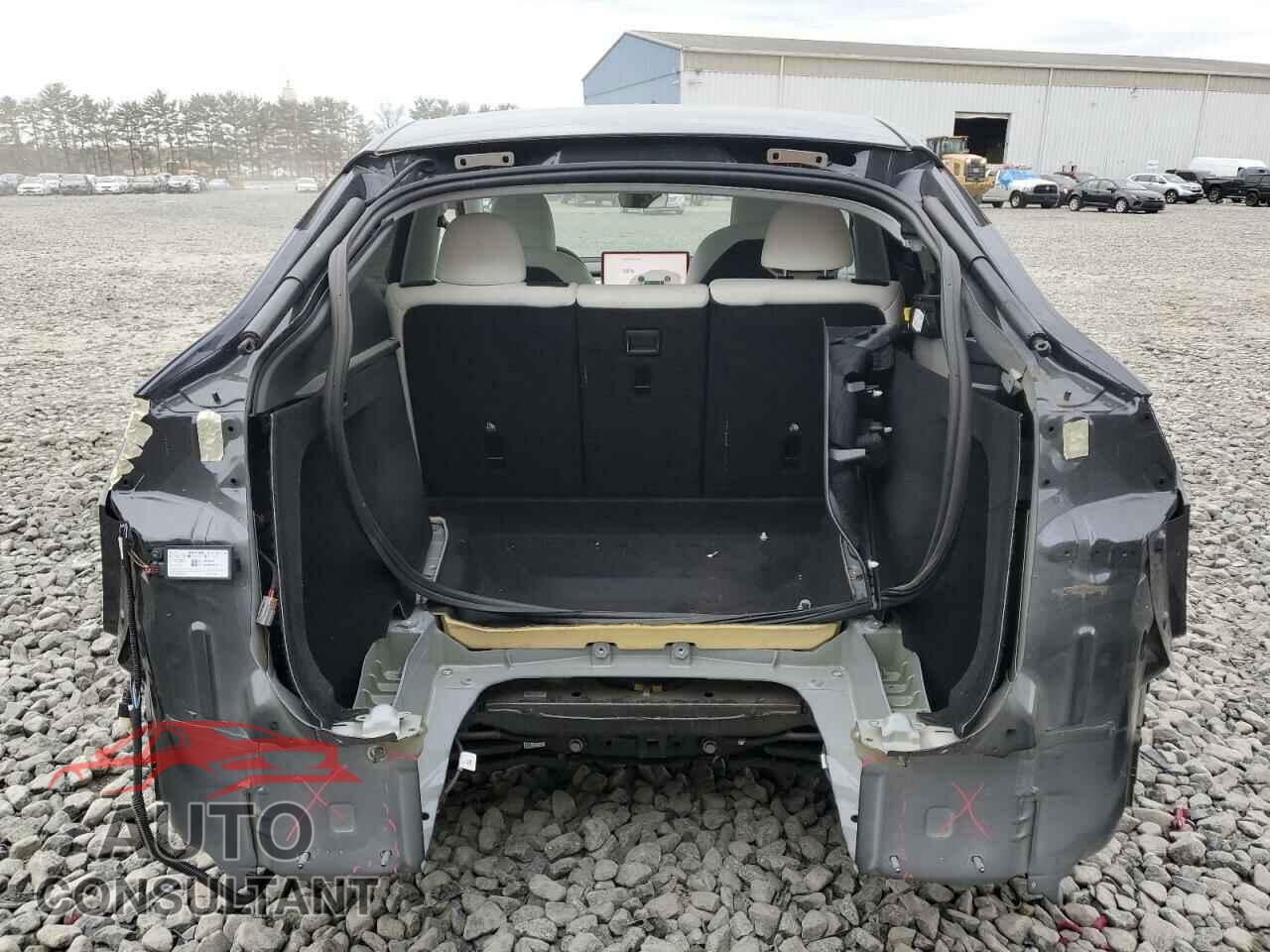 TESLA MODEL Y 2024 - 7SAYGDED5RF009554