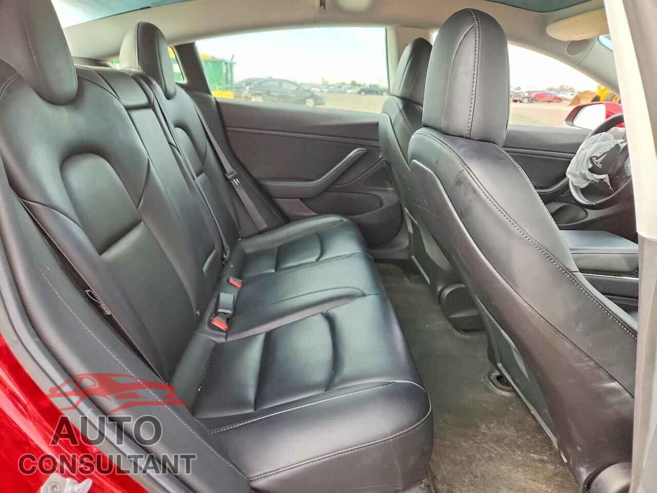 TESLA MODEL 3 2019 - 5YJ3E1EB2KF392983