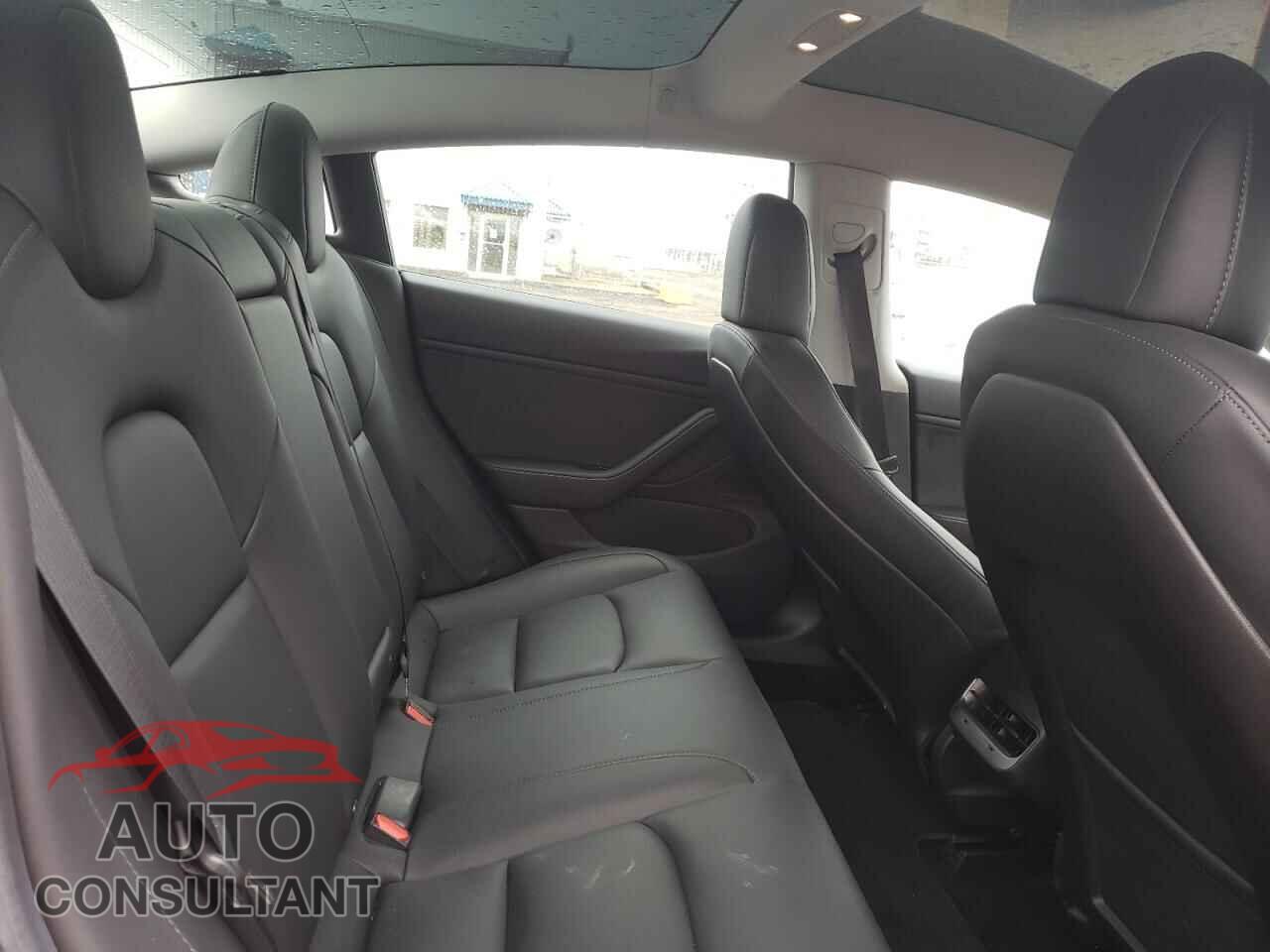 TESLA MODEL 3 2019 - 5YJ3E1EA8KF400687