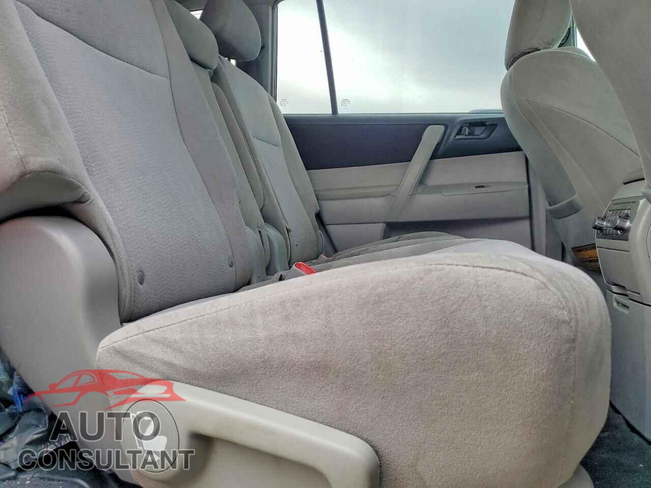 TOYOTA HIGHLANDER 2013 - 5TDZA3EH8DS038325