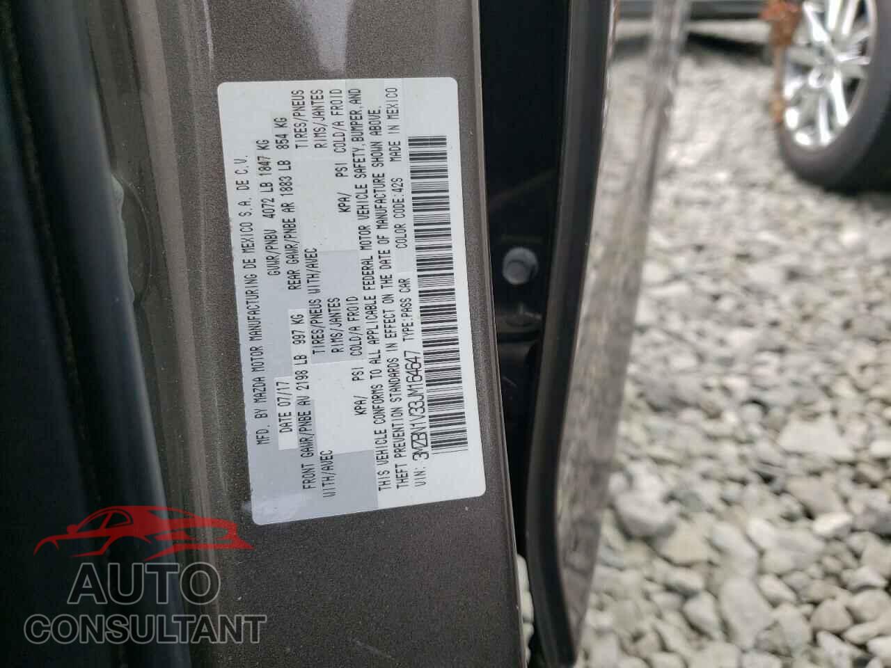 MAZDA 3 2018 - 3MZBN1V33JM164647