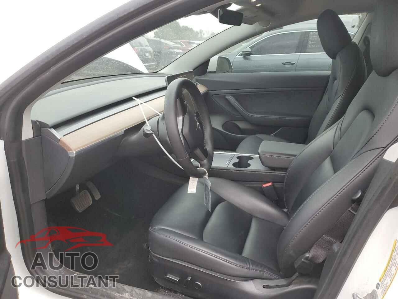 TESLA MODEL 3 2021 - 5YJ3E1EA0MF906162