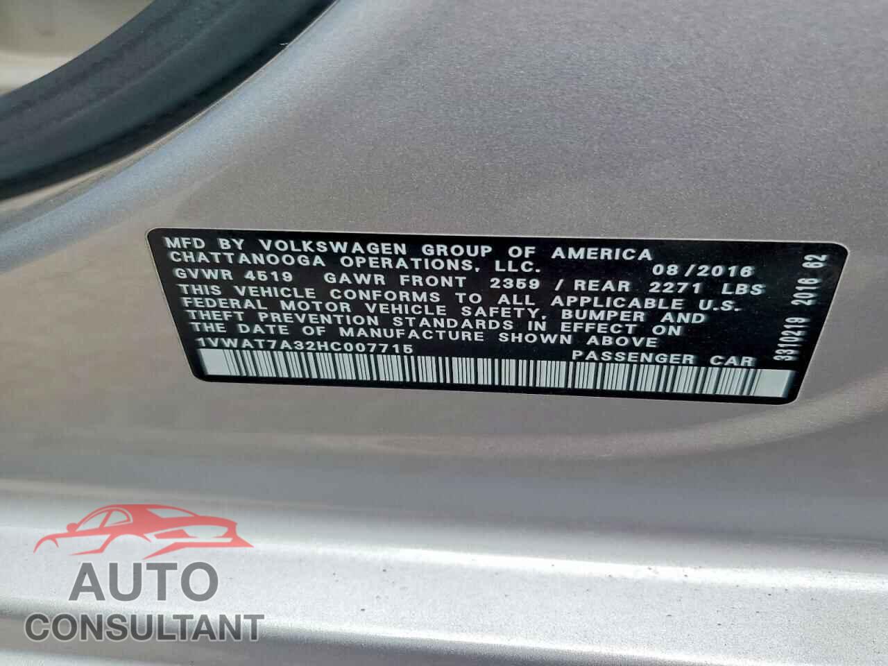 VOLKSWAGEN PASSAT 2017 - 1VWAT7A32HC007715