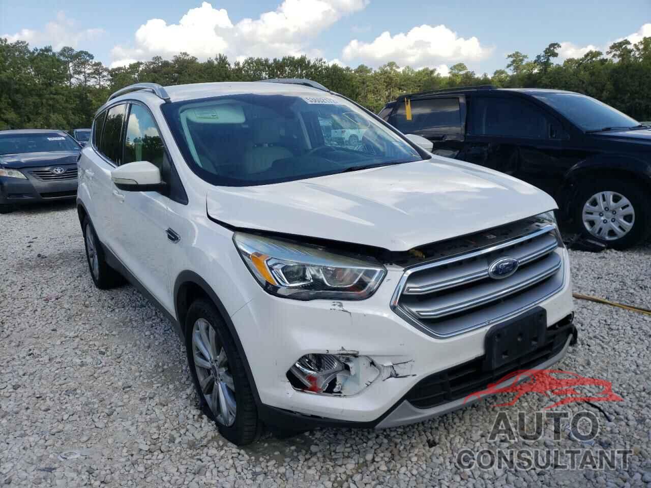 FORD ESCAPE 2017 - 1FMCU9J98HUF03651