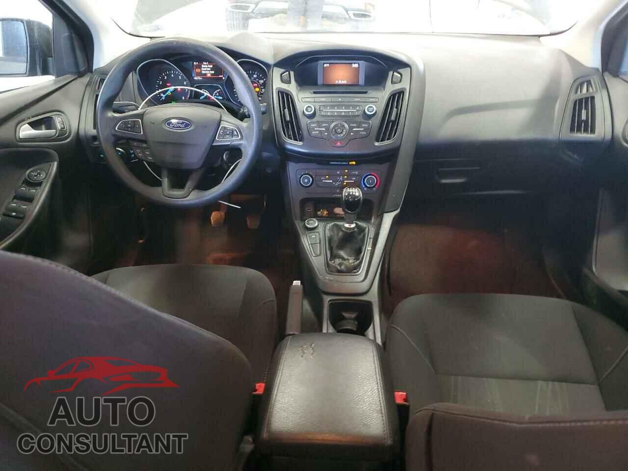 FORD FOCUS 2015 - 1FADP3FE3FL287977