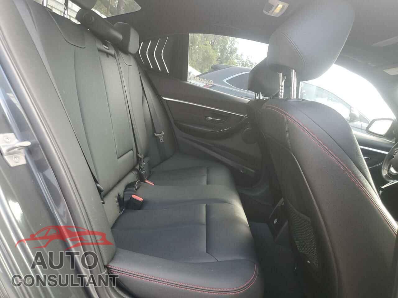 BMW 3 SERIES 2016 - WBA8E9G51GNT44523