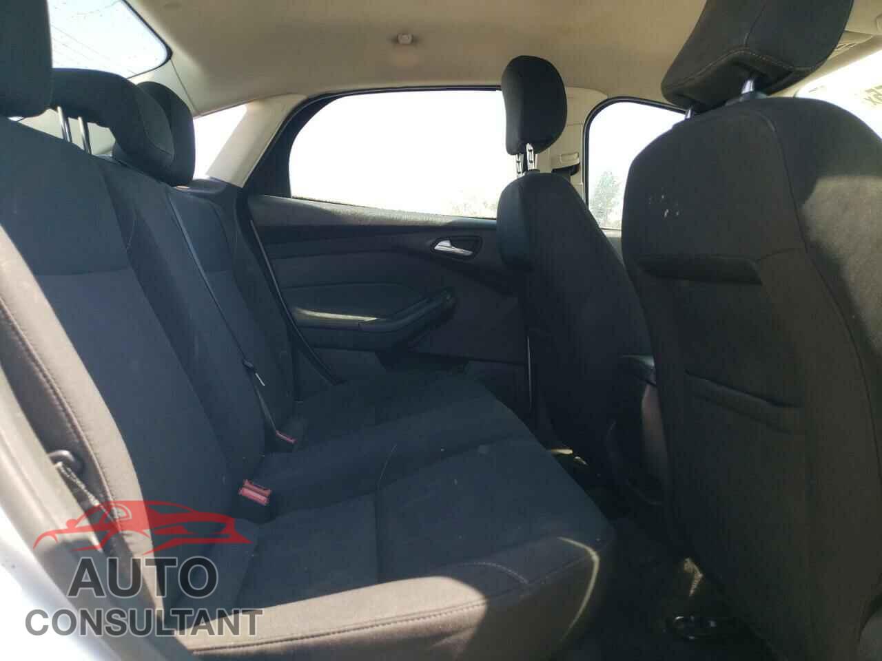 FORD FOCUS 2016 - 1FADP3F26GL268590