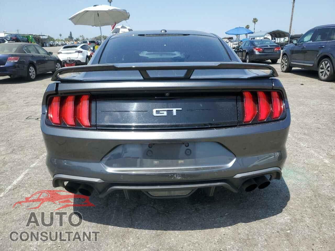 FORD MUSTANG 2018 - 1FA6P8CFXJ5180909