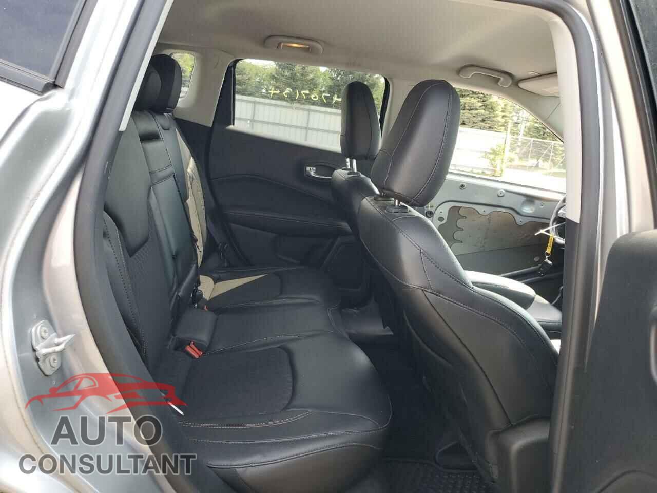 JEEP COMPASS 2018 - 3C4NJDBB2JT153122