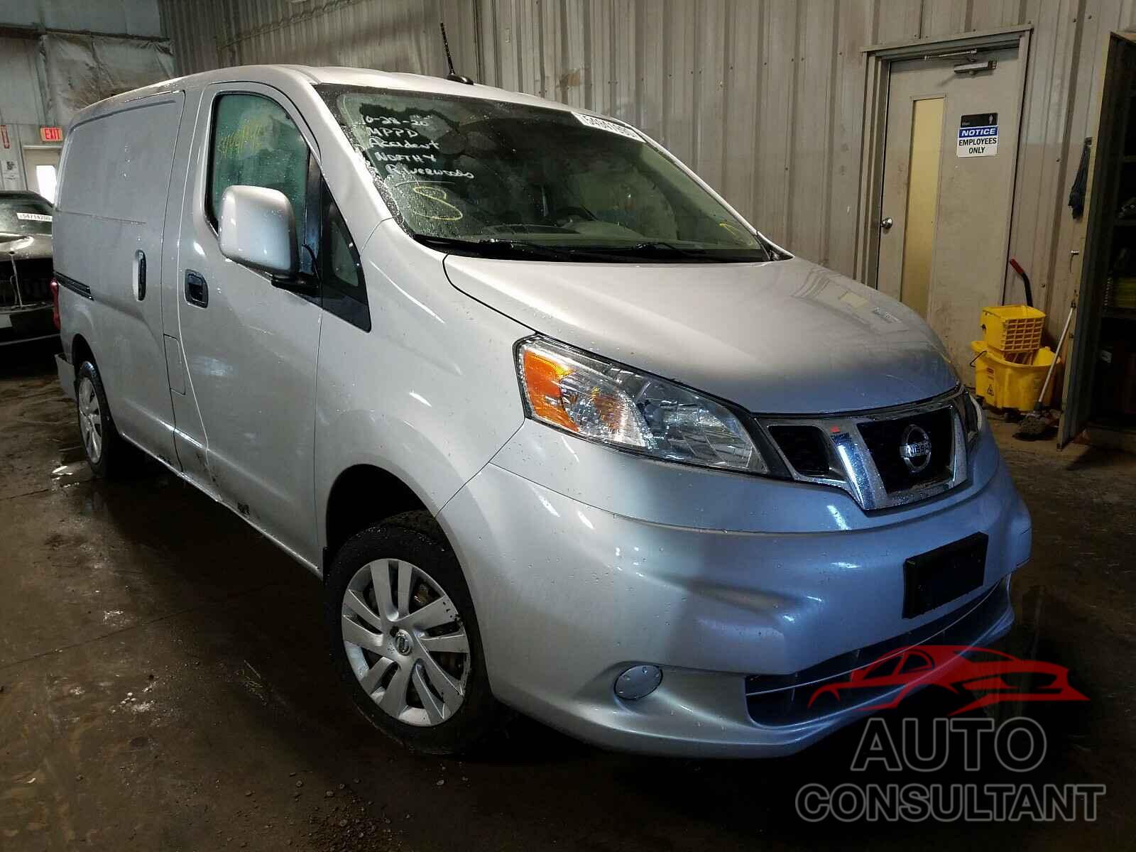 NISSAN NV 2017 - 3N6CM0KN6HK718132