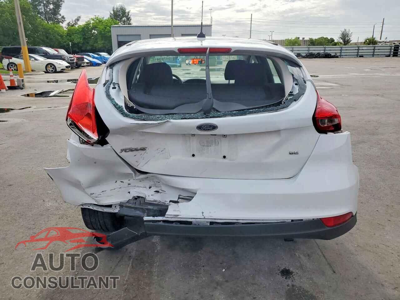 FORD FOCUS 2018 - 1FADP3K20JL218006