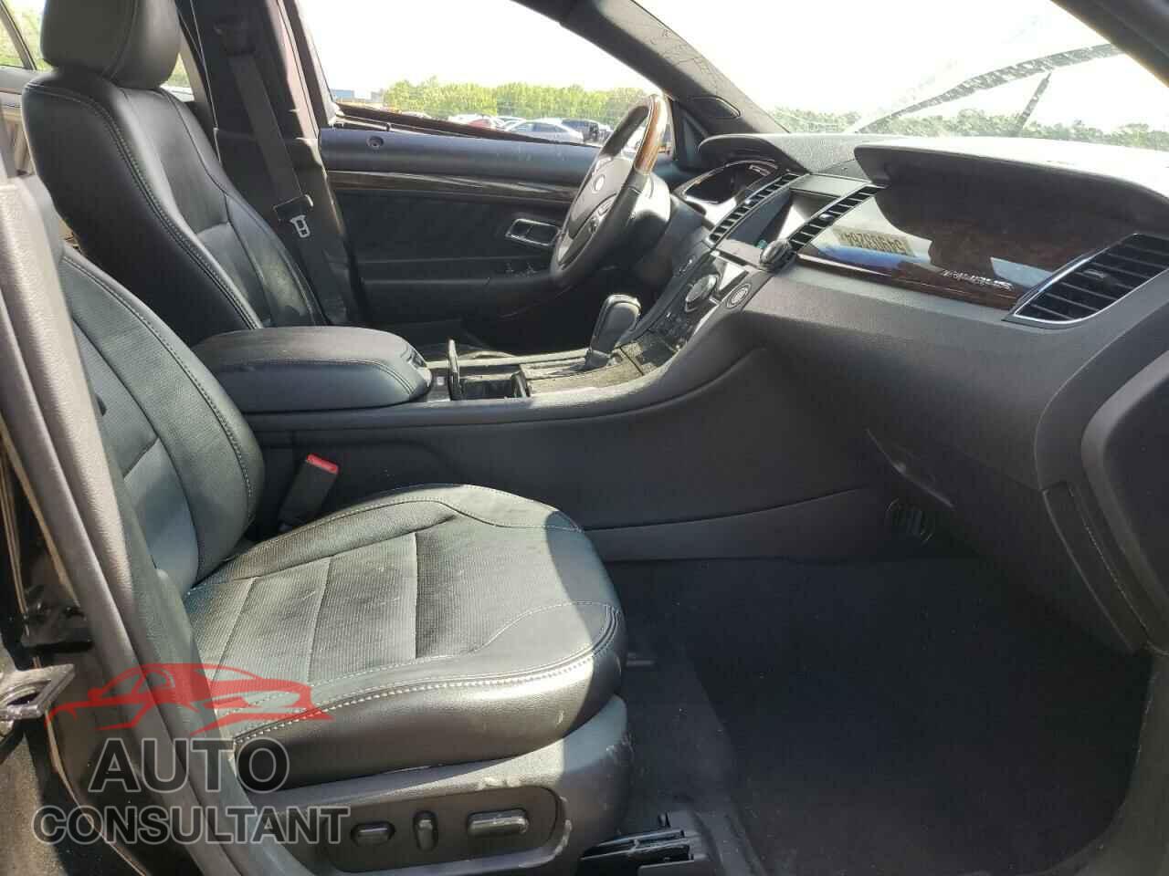 FORD TAURUS 2018 - 1FAHP2F86JG138485