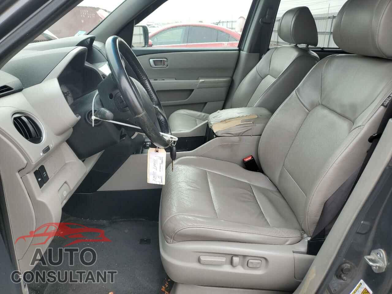 HONDA PILOT 2011 - 5FNYF4H90BB029630