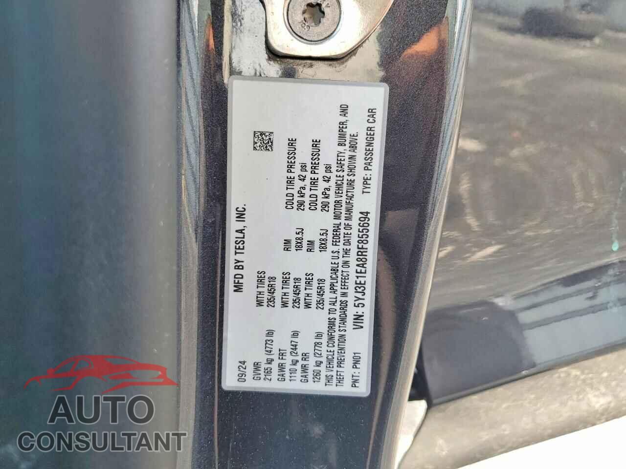 TESLA MODEL 3 2024 - 5YJ3E1EA8RF855694