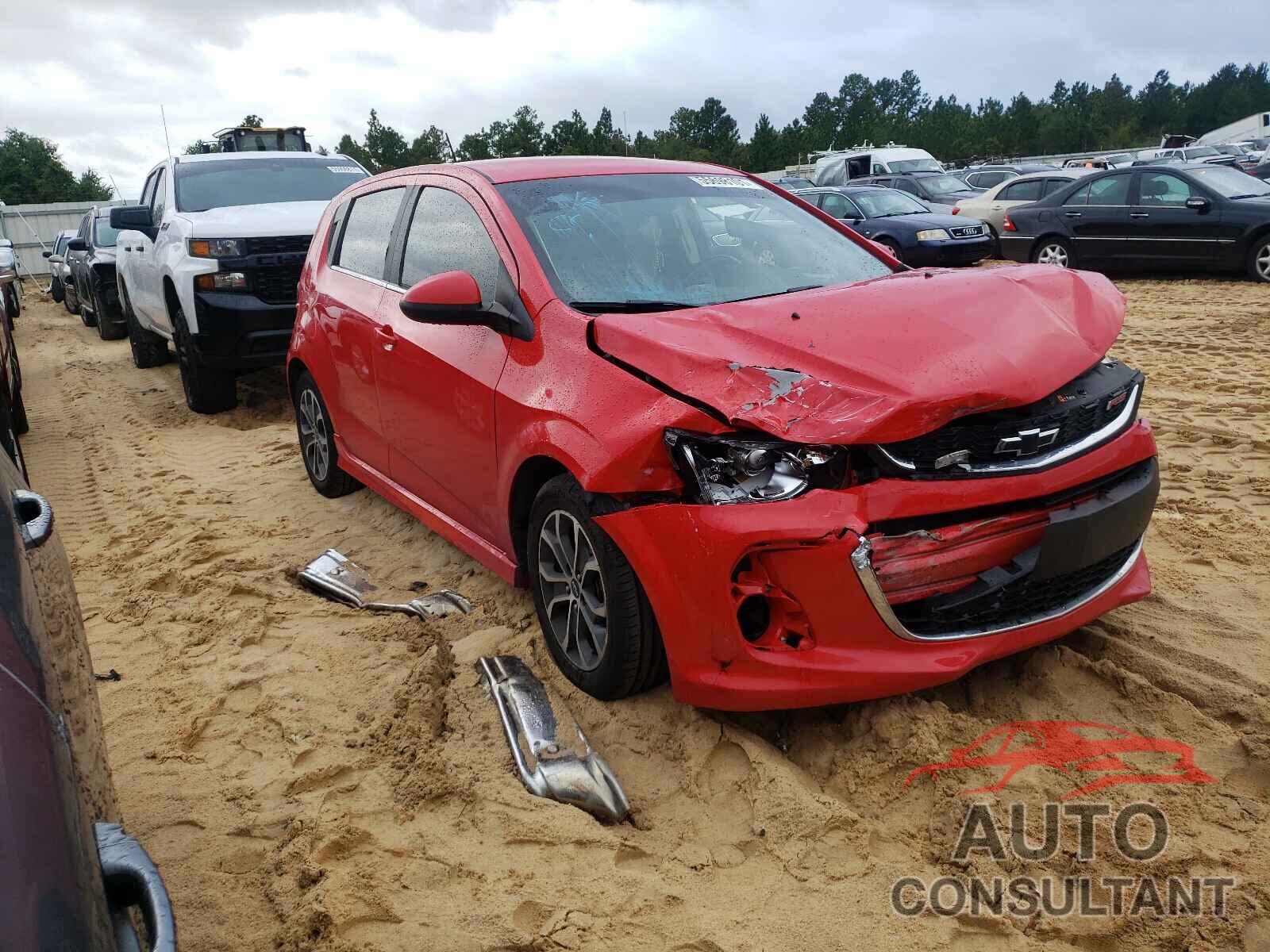 CHEVROLET SONIC 2018 - 1G1JD6SH5J4127019