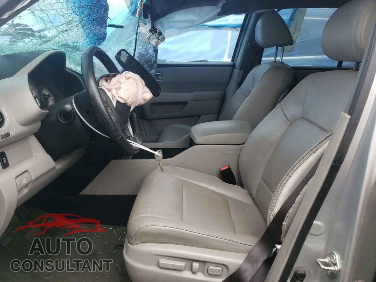 HONDA PILOT 2015 - 5FNYF4H61FB003002