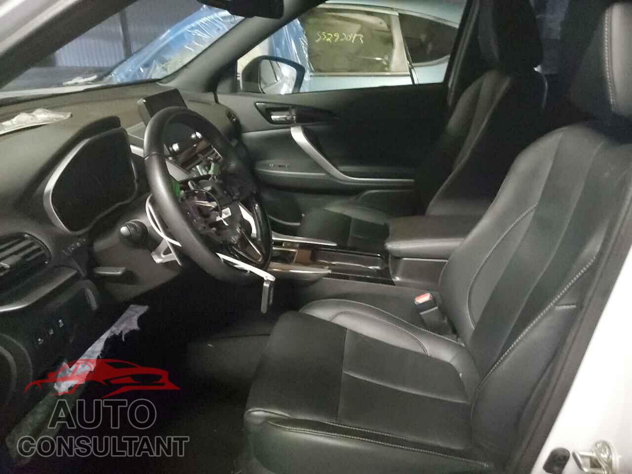 MITSUBISHI ECLIPSE 2023 - JA4ATWAA5PZ038197
