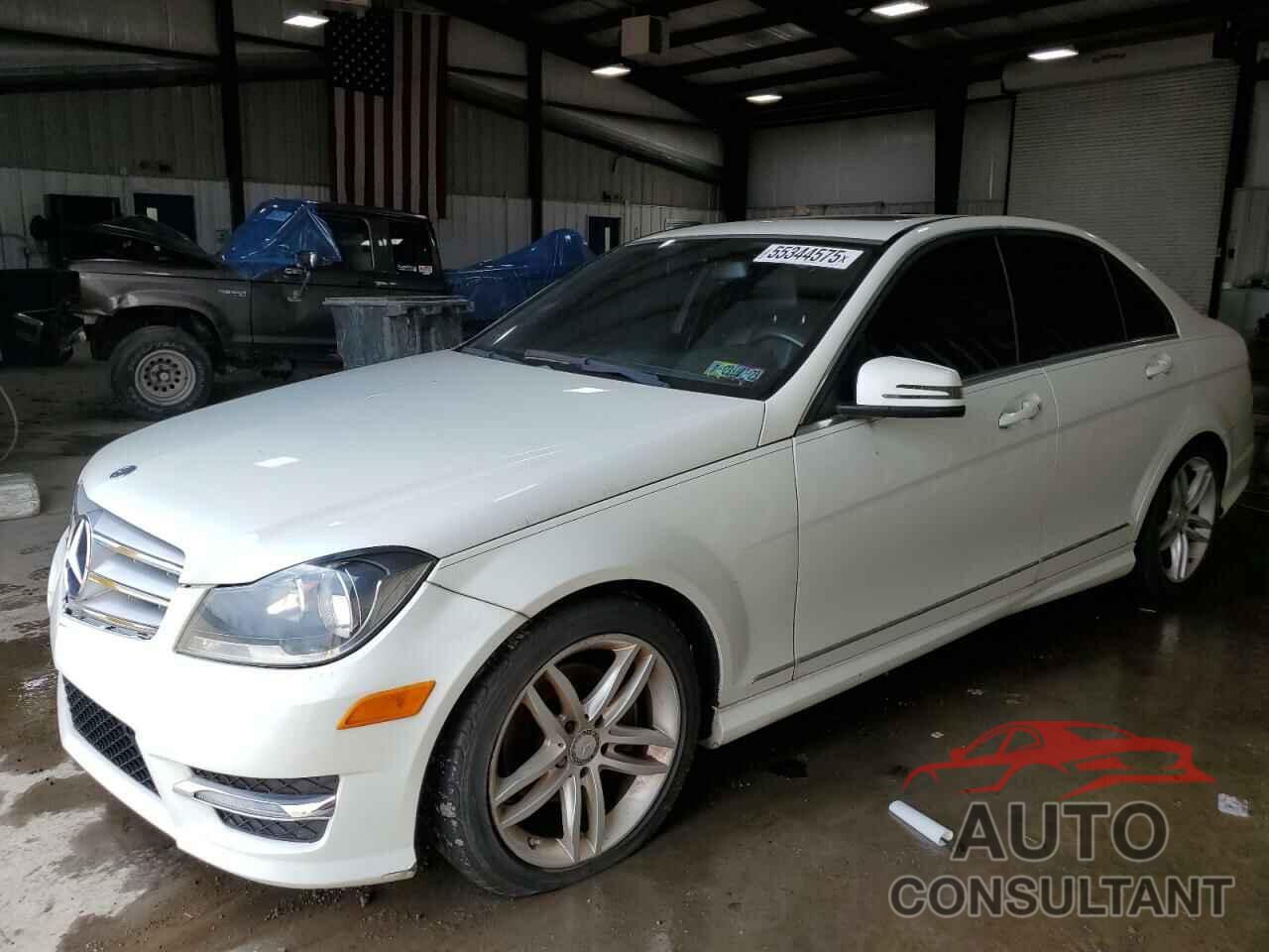MERCEDES-BENZ C-CLASS 2012 - WDDGF8BB1CR235331