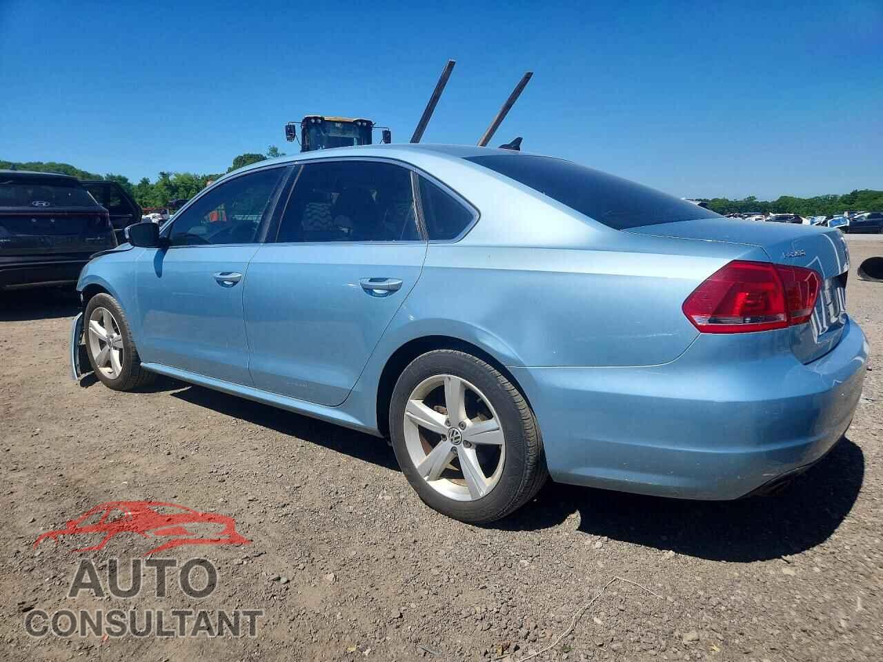 VOLKSWAGEN PASSAT 2012 - 1VWBP7A33CC079122